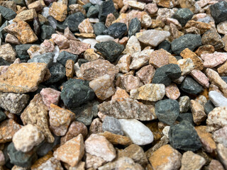 ちょっとカラフルな砂利