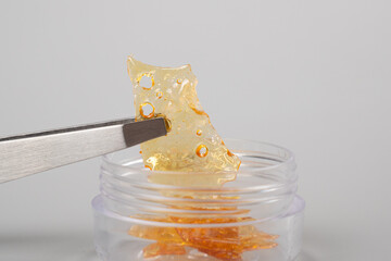cannabis golden wax, piece high thc dab