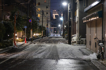 東京に積もった雪　路面凍結
