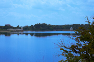 青空と湖