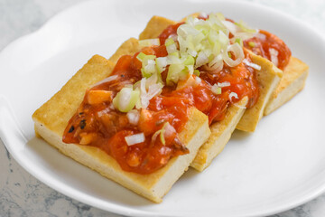 豆腐ステーキのトマトソース