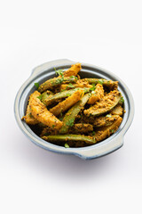 Aloo Potol or Dalna Recipe is a traditional sabzi from bengal made with potato & pointed gourd