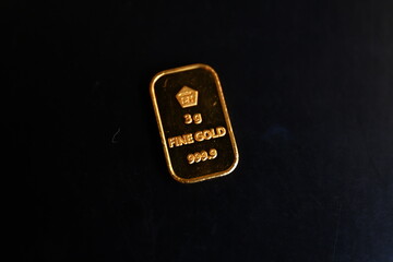 Fine gold bar (goldbar) weighing 3 grams