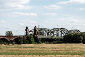 Eisenbahnbrücke bei Bischofsheim über den Main