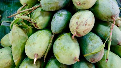 Exotische Früchte und Gemüse von einem asiatischen Markt