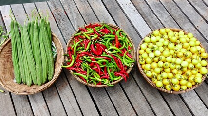Exotische Früchte und Gemüse von einem asiatischen Markt