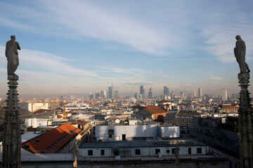 Obraz premium The city of Milan seen from the Duomo.