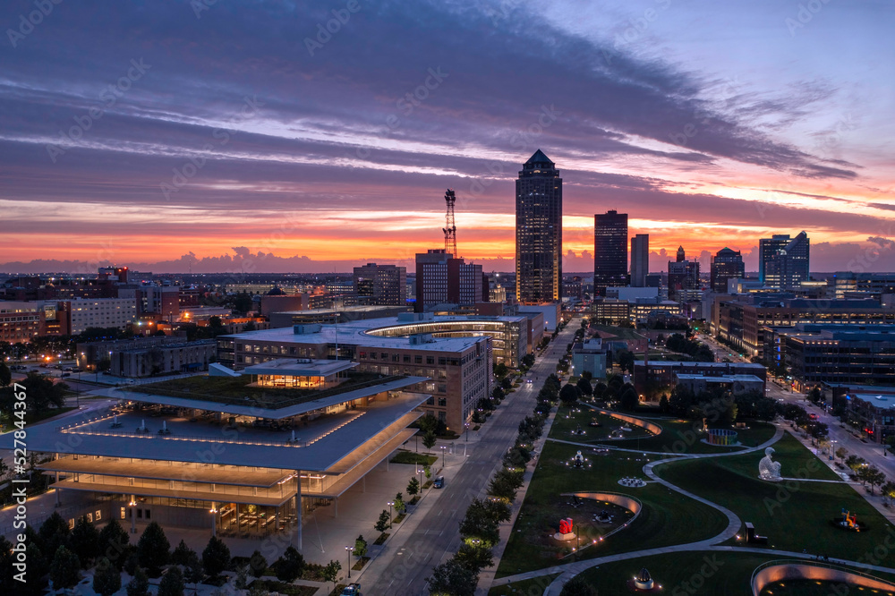 Wall mural Western Gateway sunrise aerial looking downtown over Pappajohn Sculpture Park and Krause Gateway Center.