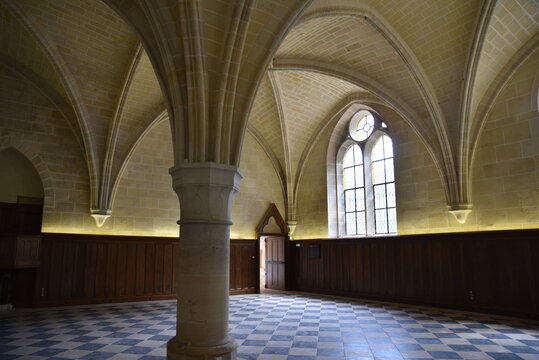 Vo&ucirc;tes en ogive de l'abbaye de Royaumont. France