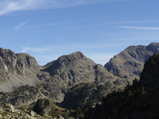 massif de belladone, pics et forêts