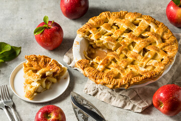 Homemade Sweet American Apple Pie