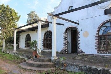 Old abandoned house - example of South African architecture called Dutch style