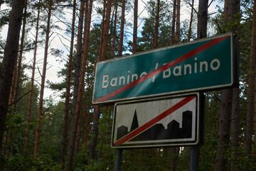 Banino - znak drogowy - obrazy, fototapety, plakaty