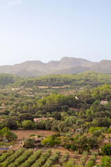 Monta&ntilde;as de Art&agrave;