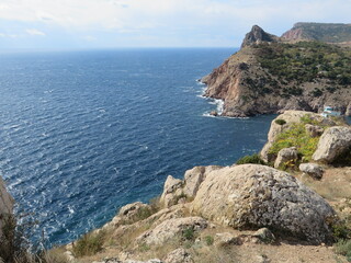 Fototapeta na wymiar Sea view from the top of the rocks