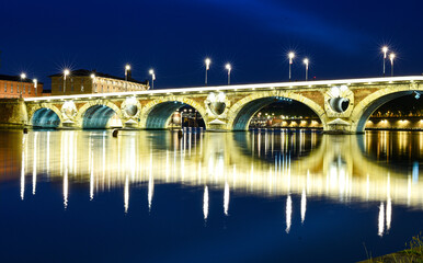 Fototapeta na wymiar Toulouse by night
