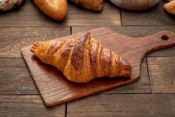 焼き立てのクロワッサン