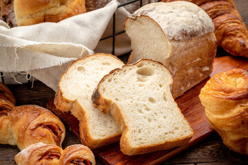 スライスした食パン