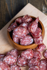 Cut the finished sausage into pieces on a cutting board