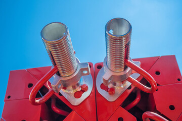 Expanding corners for elevator shaft formwork.