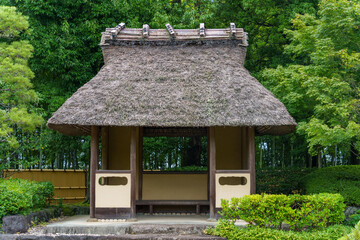 四阿(あずまや)