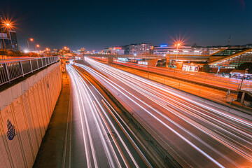 Fototapeta na wymiar traffic at night highway