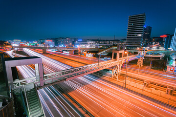 Fototapeta na wymiar traffic at night highway