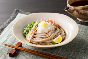 夏の冷しぶっかけ蕎麦