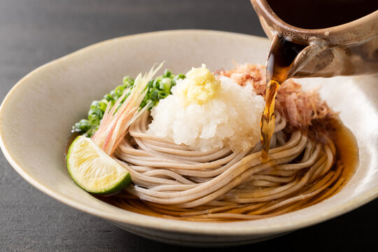 夏の冷しぶっかけ蕎麦