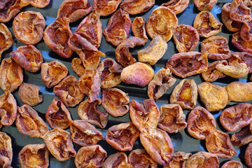 dried fruit in the sun, drying process for storing fruits for a long time, apricot drying process,