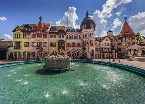 Europaplatz in Komarno mit Brunnen, Slowakei