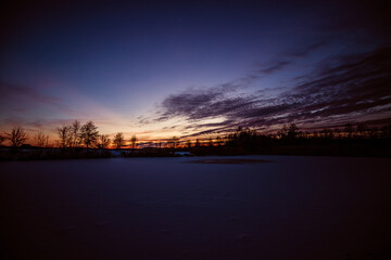 Zimowe krajobrazy, zachód słońca