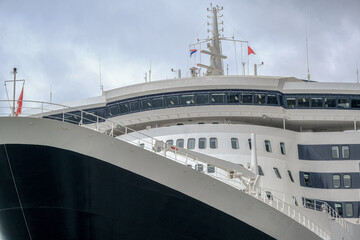 Ozeanliner im Hafen Rotterdam, Holland - Ocean liner cruiseship cruise ship at cruise terminal in...