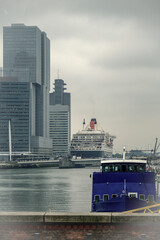 Ozeanliner im Hafen Rotterdam, Holland - Ocean liner cruiseship cruise ship at cruise terminal in Rotterdam, Netherlands	