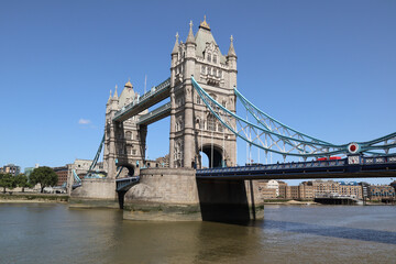 Obraz na płótnie Canvas London Bridge in the Distance