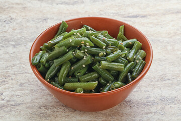 Boiled green bean with sesame seeds