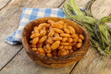 White bean in tomato sauce