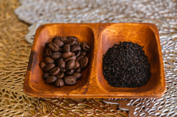 コーヒー豆と紅茶の茶葉