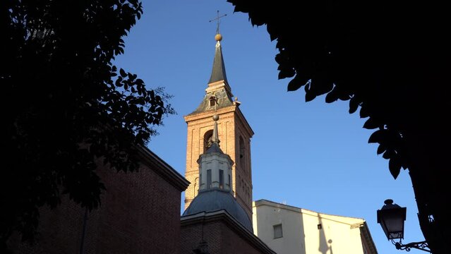 Torre mud&eacute;jar en la iglesia de San Nicol&aacute;s de los Servitas, Madrid, Espa&ntilde;a, considerada como el monumento m&aacute;s antiguo de Madrid