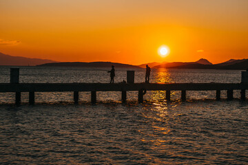 Fototapeta na wymiar sunset on the pier