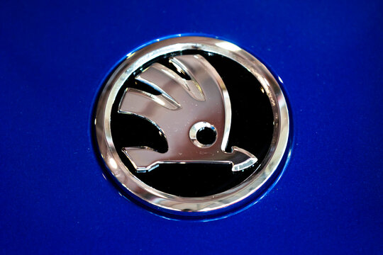 Skoda logo emblem sign