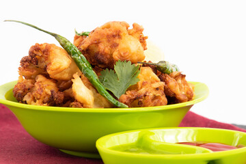 Favourite Indian Tea Time Fritters Cauliflower Pakoda Also Called Gobi Pakora Is Made Of Fresh Brassica Oleracea Florets Mixed With Bengal Gram Flour Besan, Spices, Masala And Green Vegetables