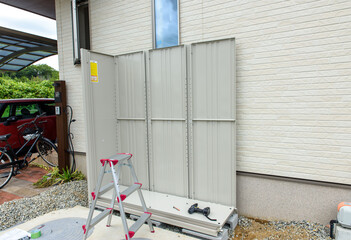 物置の組み立て、DIY、作業