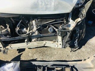 交通事故　事故車両　レッカーで運ぶ