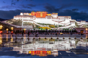 Naklejka premium Potala Palace of Lhasa city Xizang Autonomous Region, China.