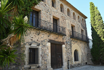 Fototapeta na wymiar alte villa in cambrils, tarragona, spanien