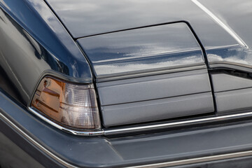 Fototapeta premium 古い自動車のヘッドライト Headlight of the old car