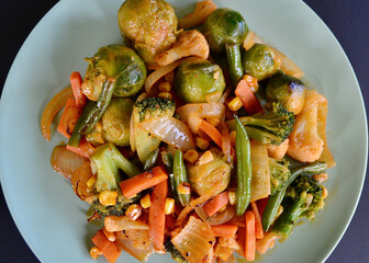 stir fried vegetables with sriracha sauce