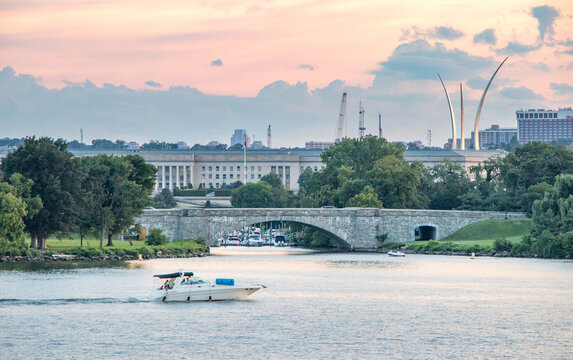 Boat on the Potomac River and Pentagon in the background - Washington, DC (USA)