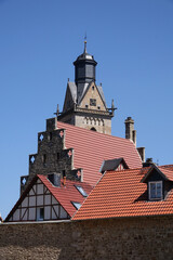 Fototapeta premium Fachwerkhäuser und Kilianskirche in Korbach